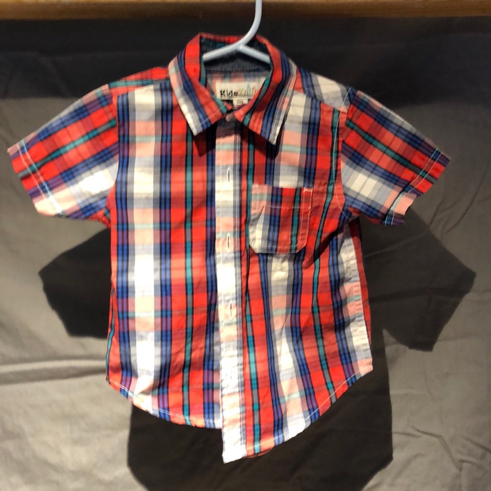Short sleeve button up